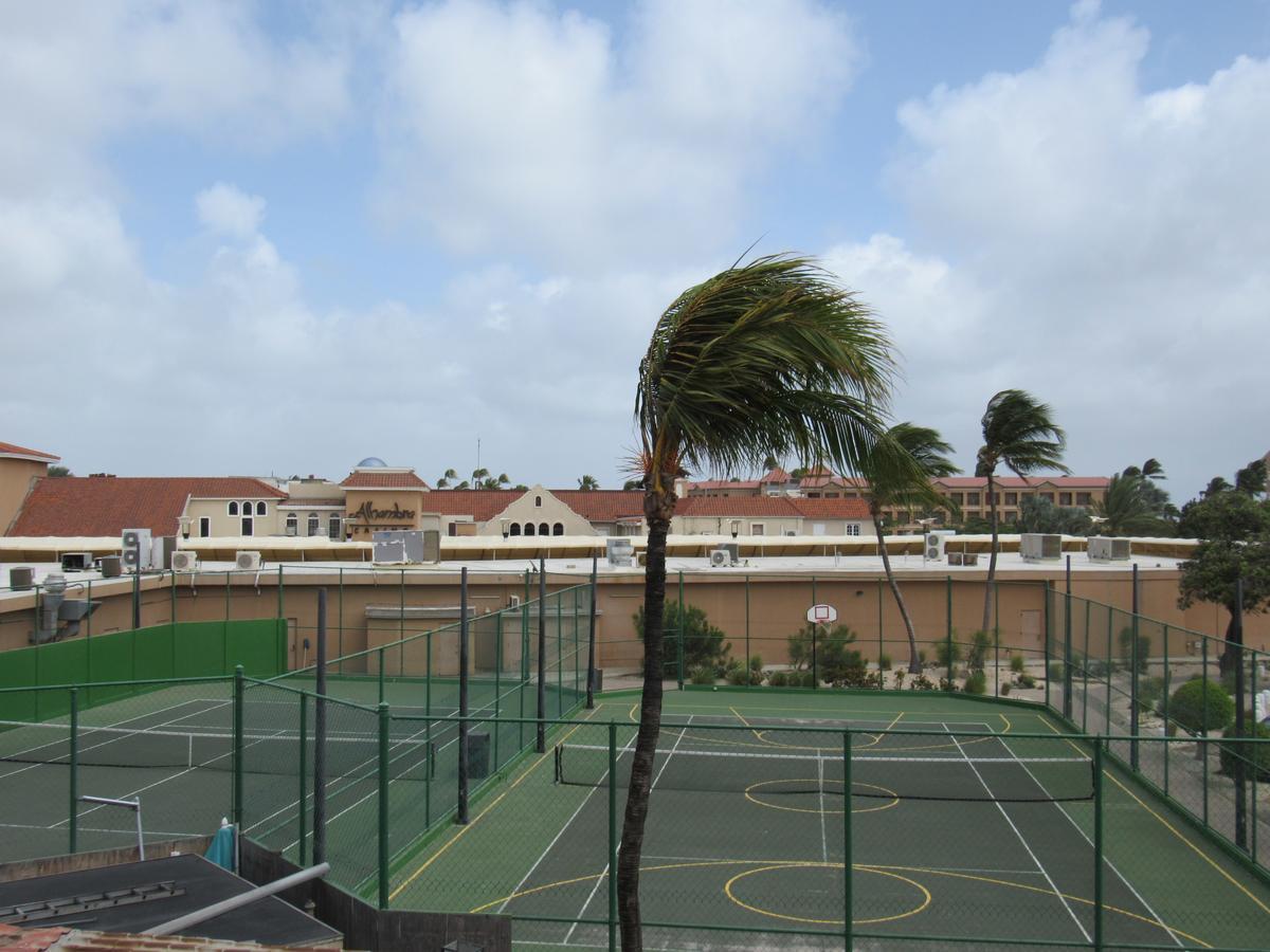 Casa Del Mar Beach Resort Palm Beach Exterior photo