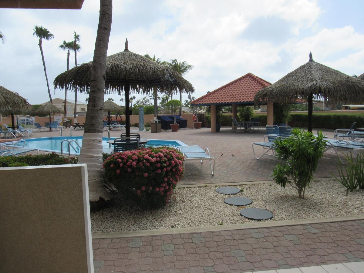 Casa Del Mar Beach Resort Palm Beach Exterior photo