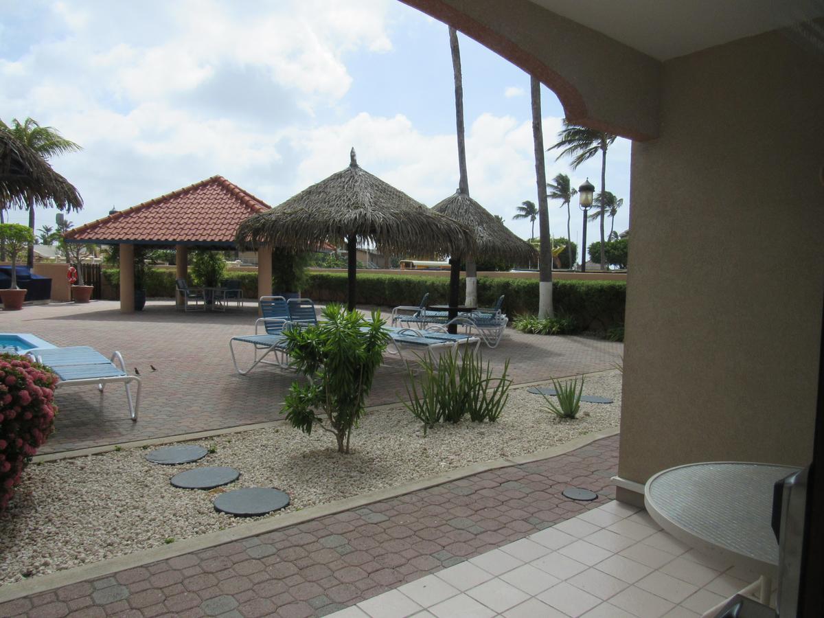 Casa Del Mar Beach Resort Palm Beach Exterior photo